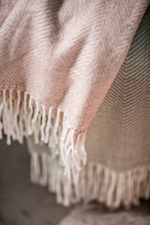 Trudy, Throw, W130xL150cm, Light Pink/Off White, Fringes